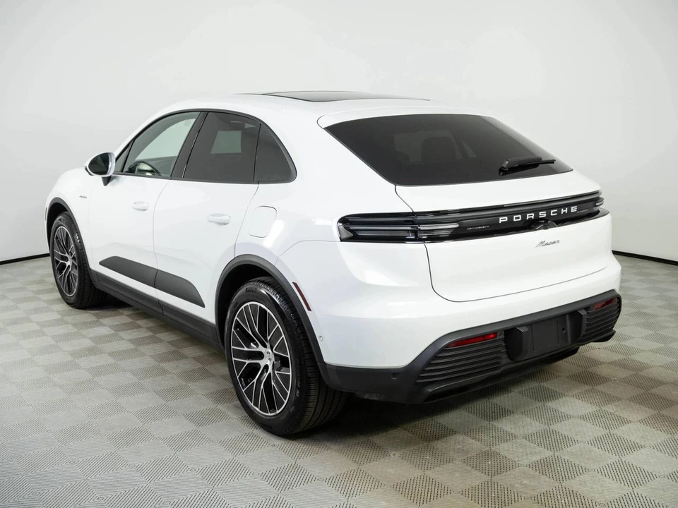 2025 Porsche Macan Electric - Image 3 of 5