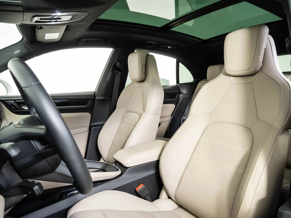 2025 Porsche Macan Electric - Image 5 of 5
