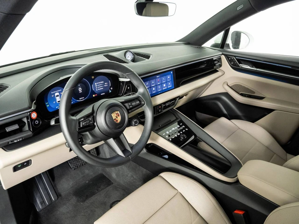 2025 Porsche Macan Electric - Image 4 of 5