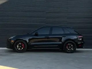 2025 Porsche Macan GTS - Image 2 of 4