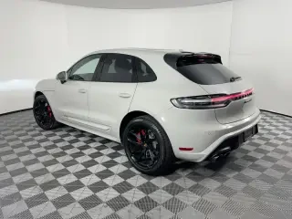 2025 Porsche Macan GTS - Image 3 of 4
