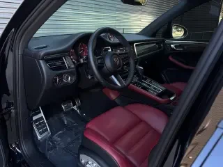 2025 Porsche Macan GTS - Image 4 of 4