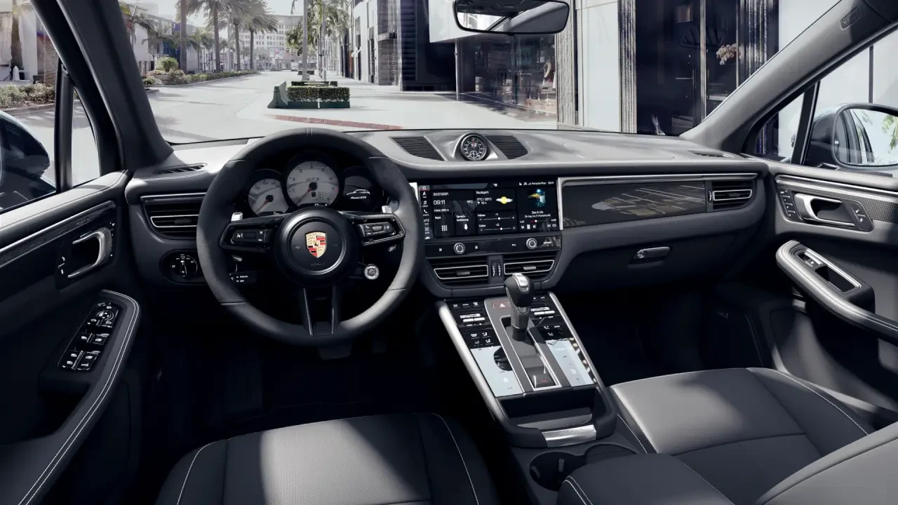 2025 Porsche Macan GTS - Image 4 of 6