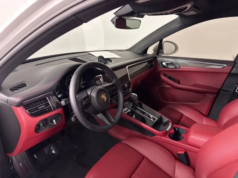 2025 Porsche Macan GTS - Image 4 of 13
