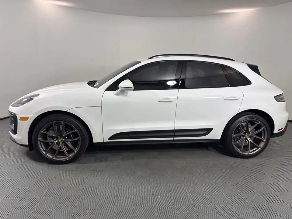 2025 Porsche Macan GTS - Image 2 of 13