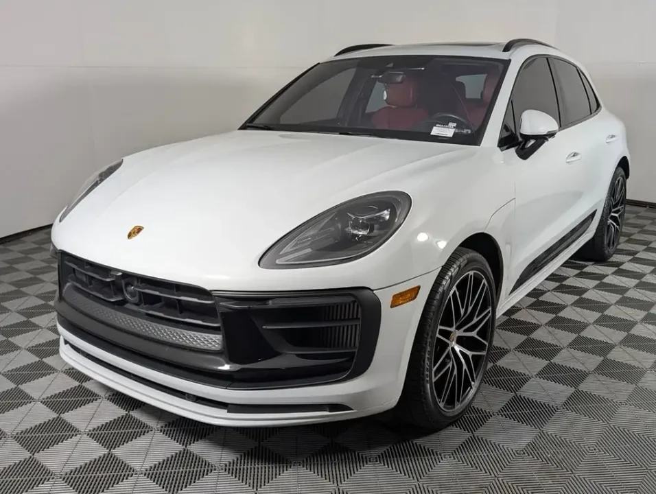 2025 Porsche Macan GTS - Image 13 of 13