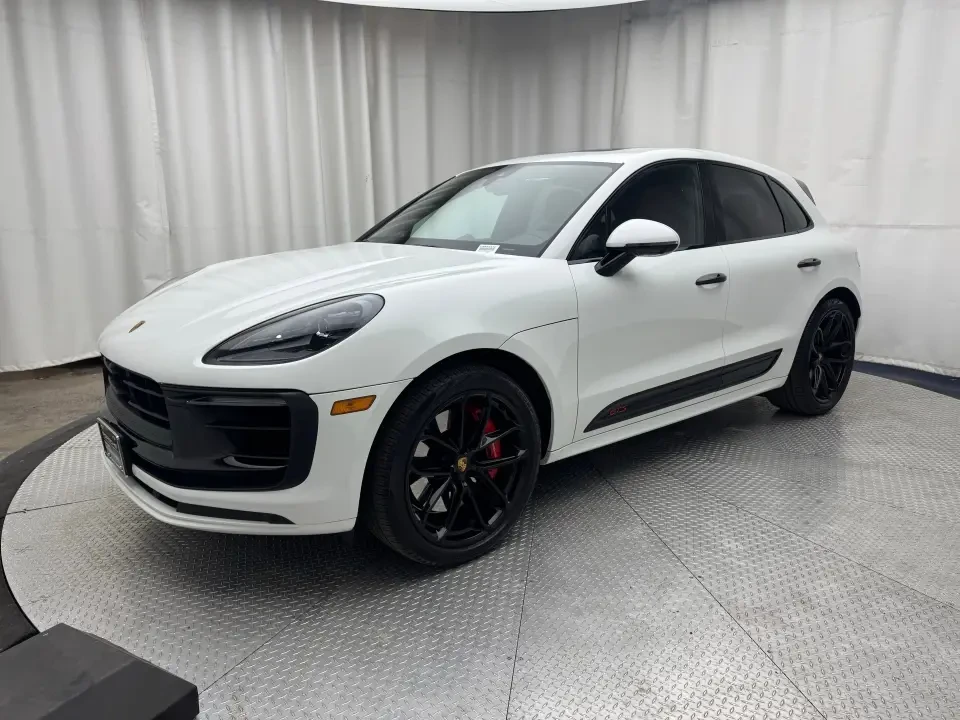 2025 Porsche Macan GTS - Image 9 of 13