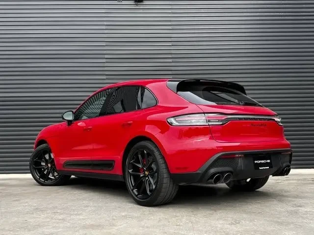 2025 Porsche Macan GTS - Image 4 of 8