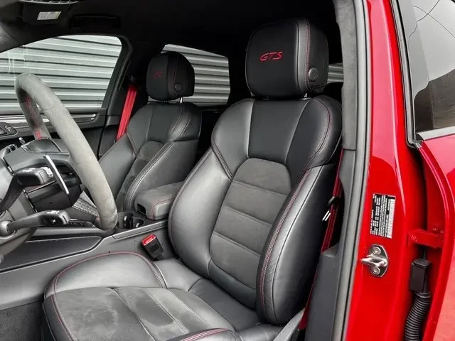 2025 Porsche Macan GTS - Image 6 of 8
