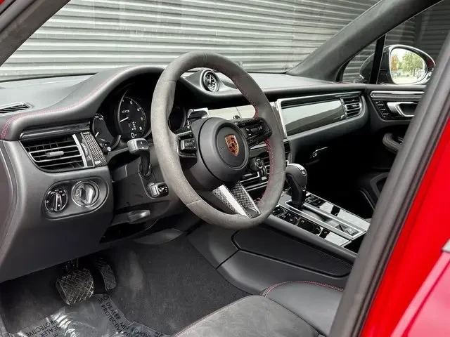 2025 Porsche Macan GTS - Image 5 of 8