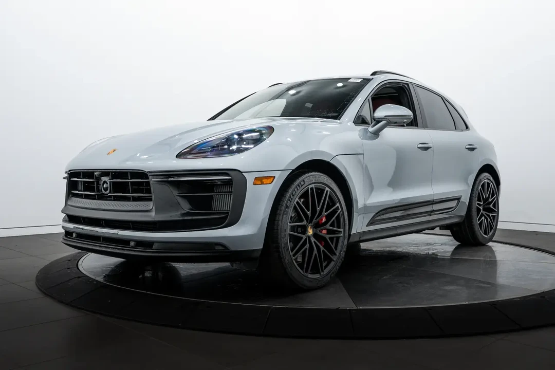 2025 Porsche Macan GTS - Image 2 of 8