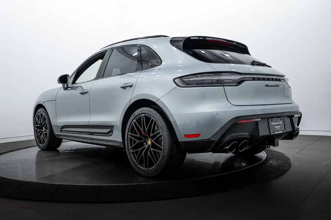 2025 Porsche Macan GTS - Image 4 of 8