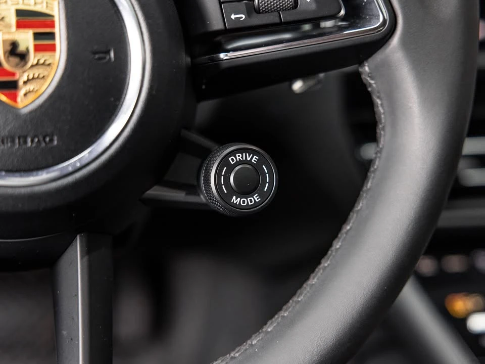 2025 Porsche Macan GTS - Image 14 of 20