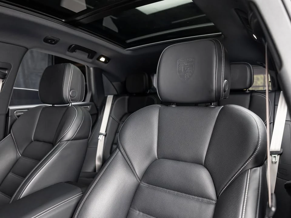 2025 Porsche Macan GTS - Image 11 of 20