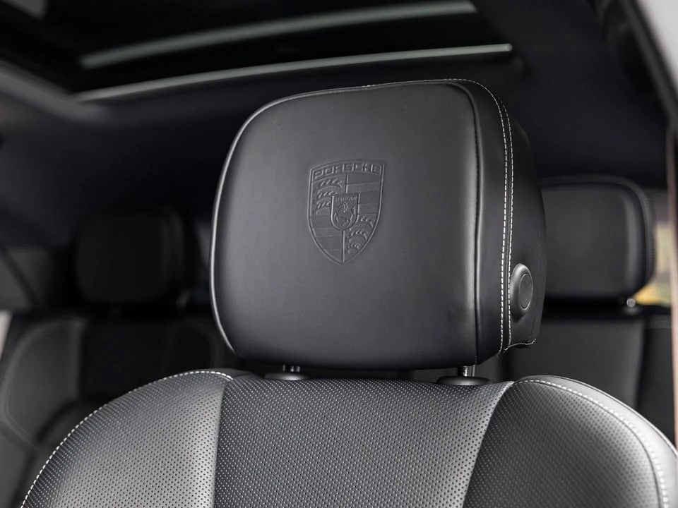 2025 Porsche Macan GTS - Image 12 of 20