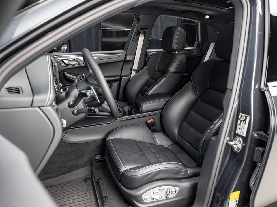 2025 Porsche Macan GTS - Image 16 of 20