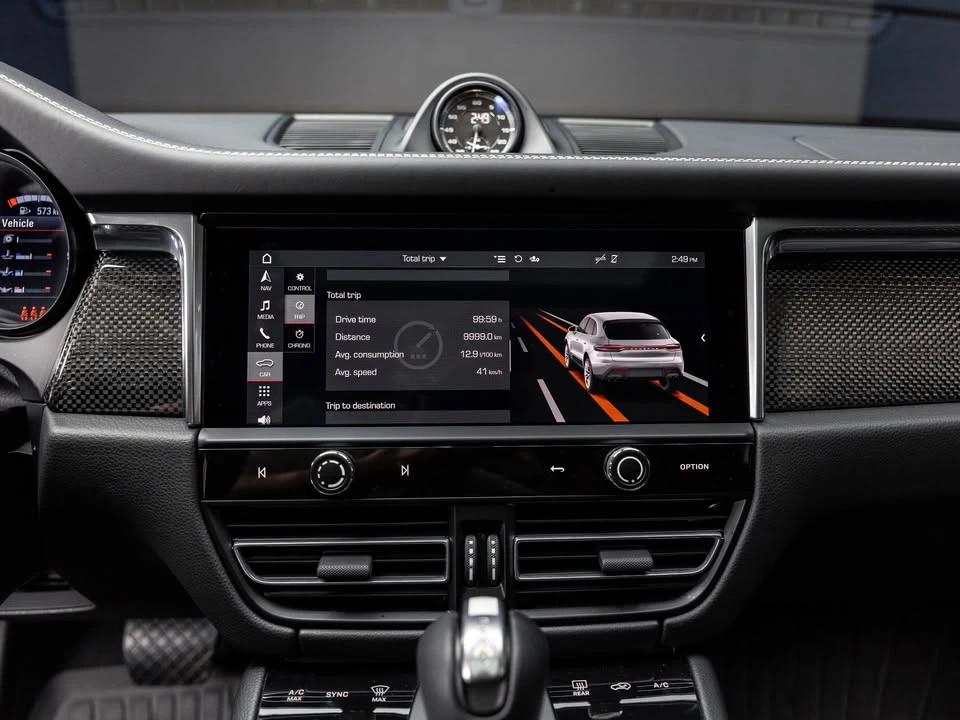 2025 Porsche Macan GTS - Image 15 of 20