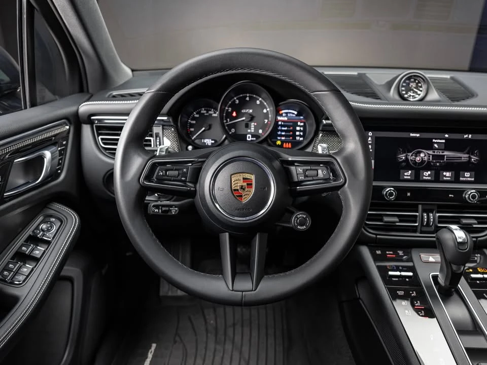 2025 Porsche Macan GTS - Image 10 of 20
