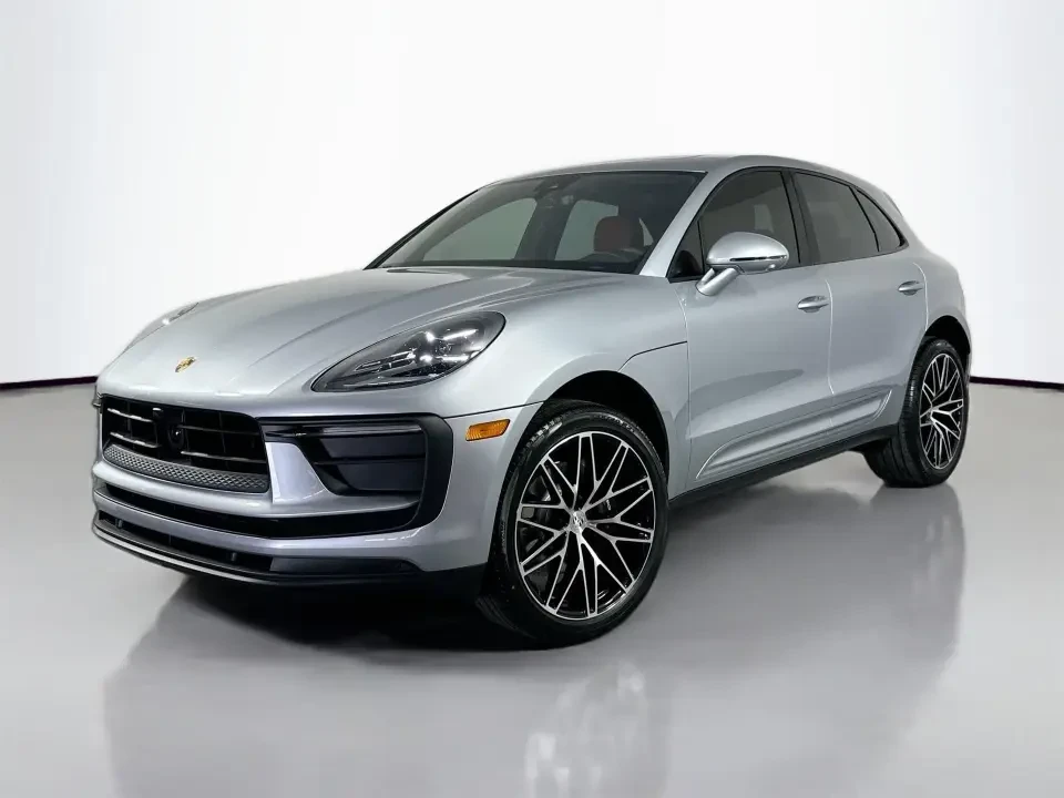 2025 Porsche Macan GTS - Image 10 of 13
