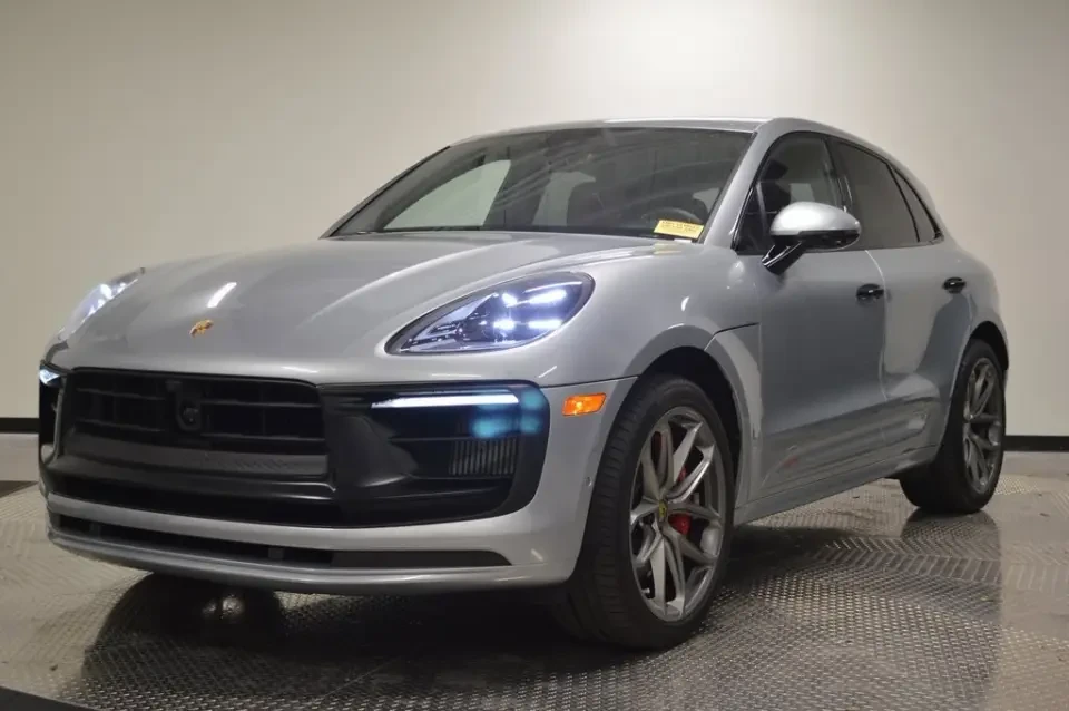 2025 Porsche Macan GTS - Image 13 of 13