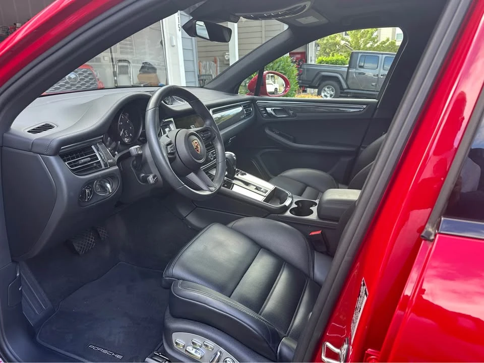 2025 Porsche Macan GTS - Image 4 of 7