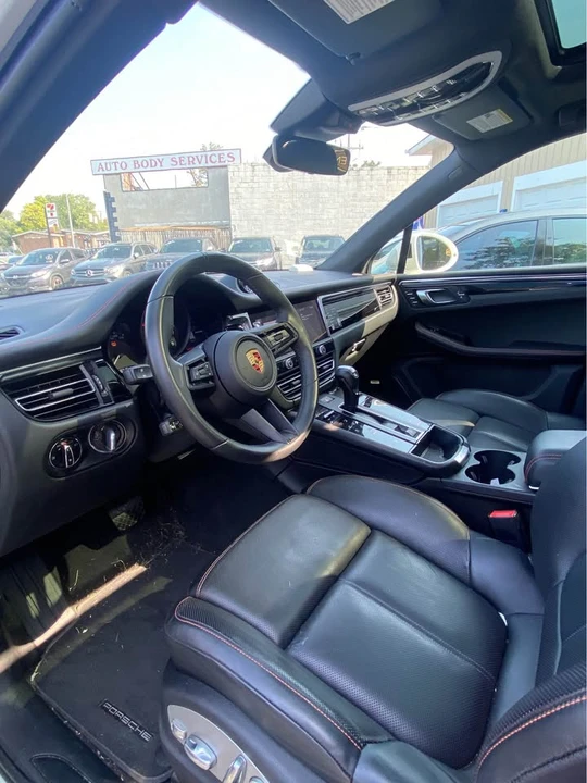 2025 Porsche Macan GTS - Image 6 of 11