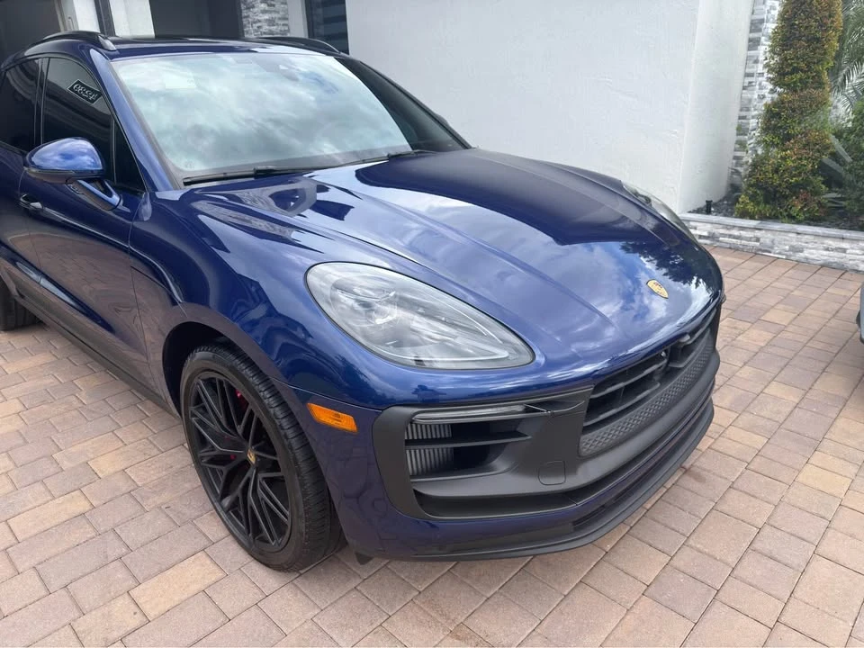 2025 Porsche Macan GTS - Image 9 of 17