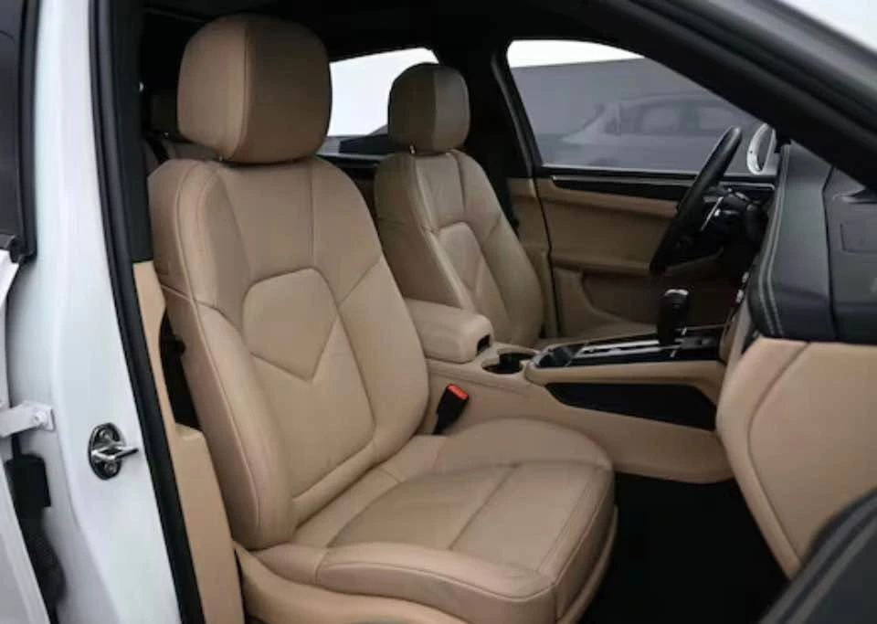 2025 Porsche Macan GTS - Image 7 of 9