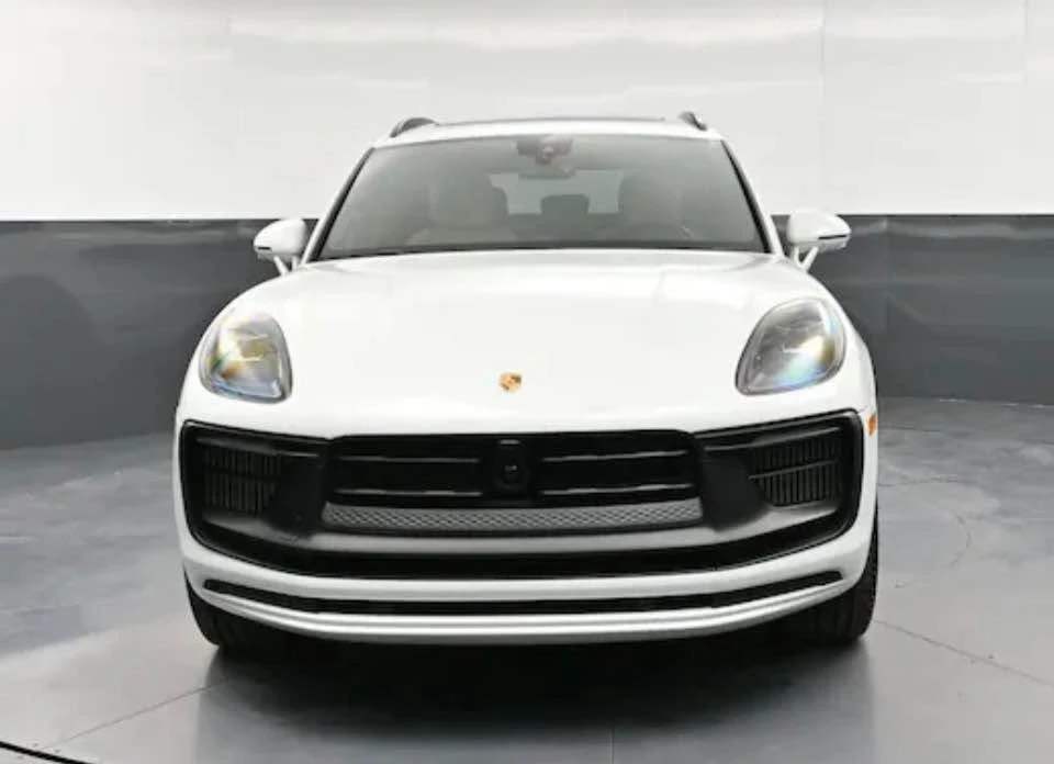 2025 Porsche Macan GTS - Image 5 of 9