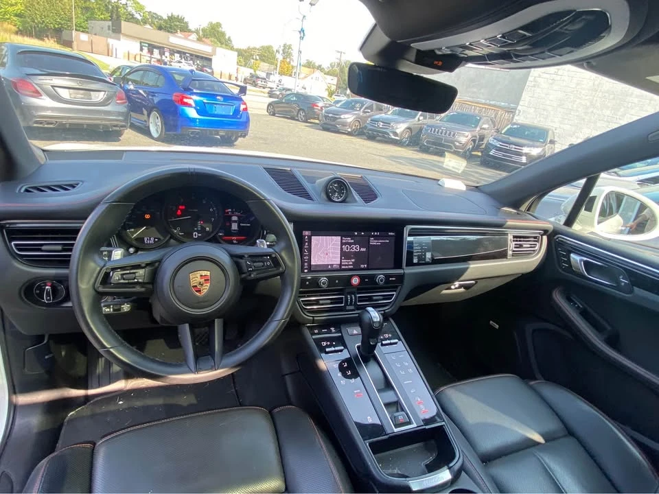 2025 Porsche Macan GTS - Image 5 of 11