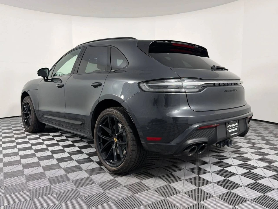 2025 Porsche Macan GTS - Image 3 of 5