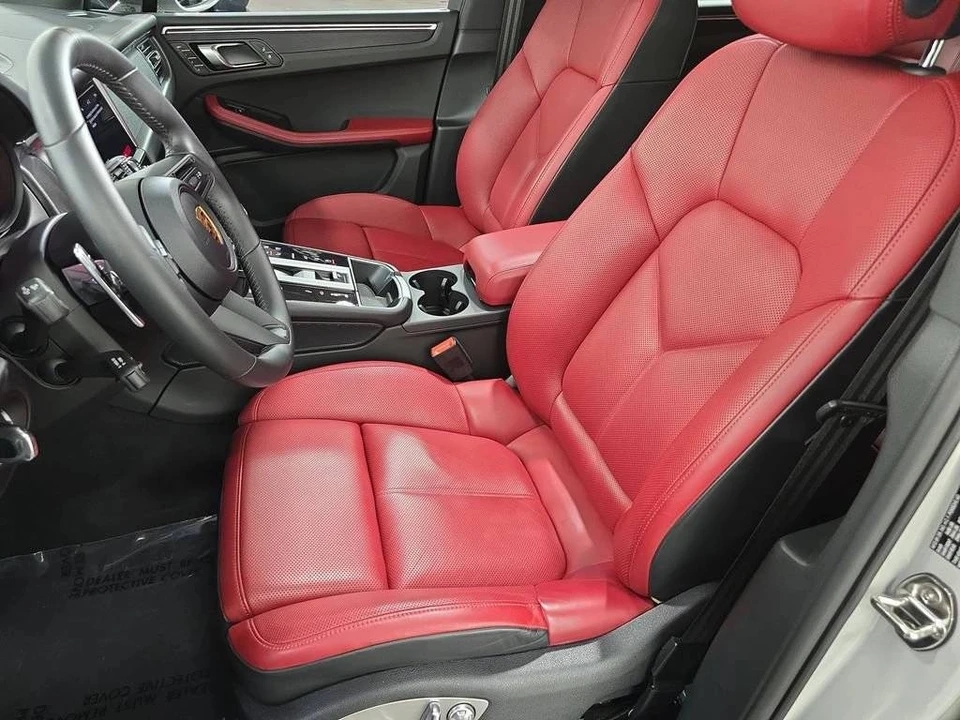 2025 Porsche Macan GTS - Image 5 of 5