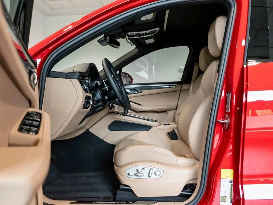 2025 Porsche Macan GTS - Image 5 of 5