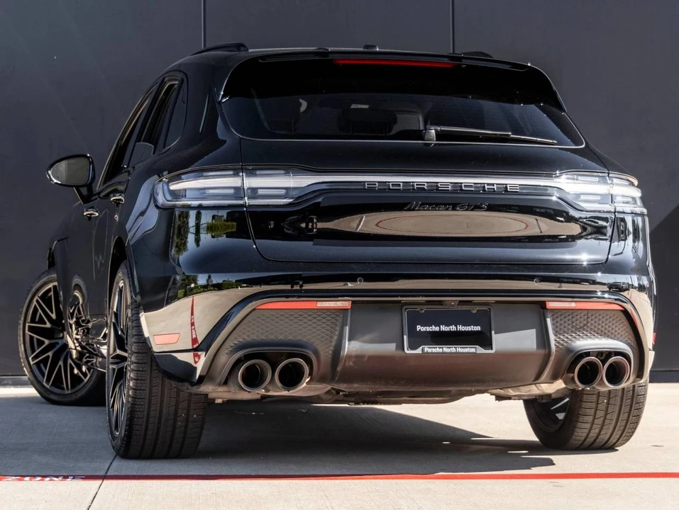 2025 Porsche Macan GTS - Image 3 of 4