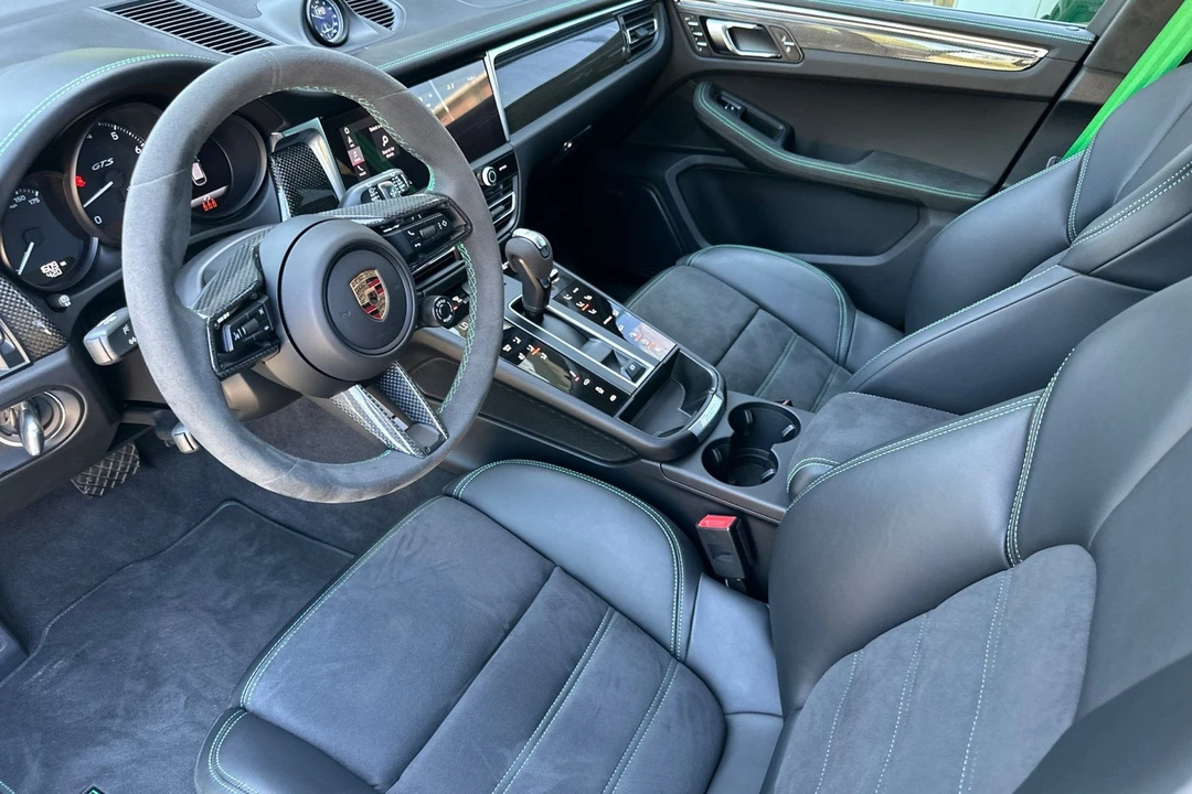 2025 Porsche Macan GTS - Image 4 of 31