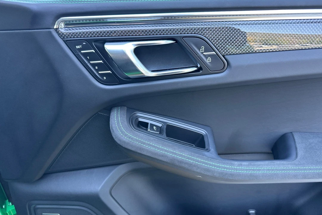 2025 Porsche Macan GTS - Image 20 of 31