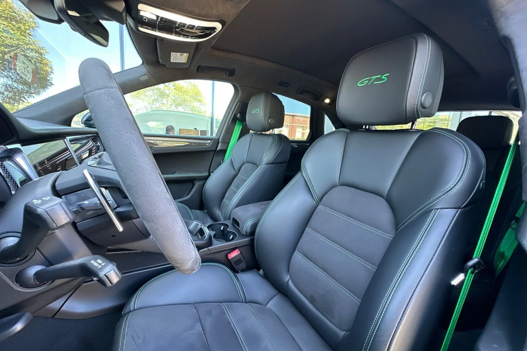 2025 Porsche Macan GTS - Image 5 of 31