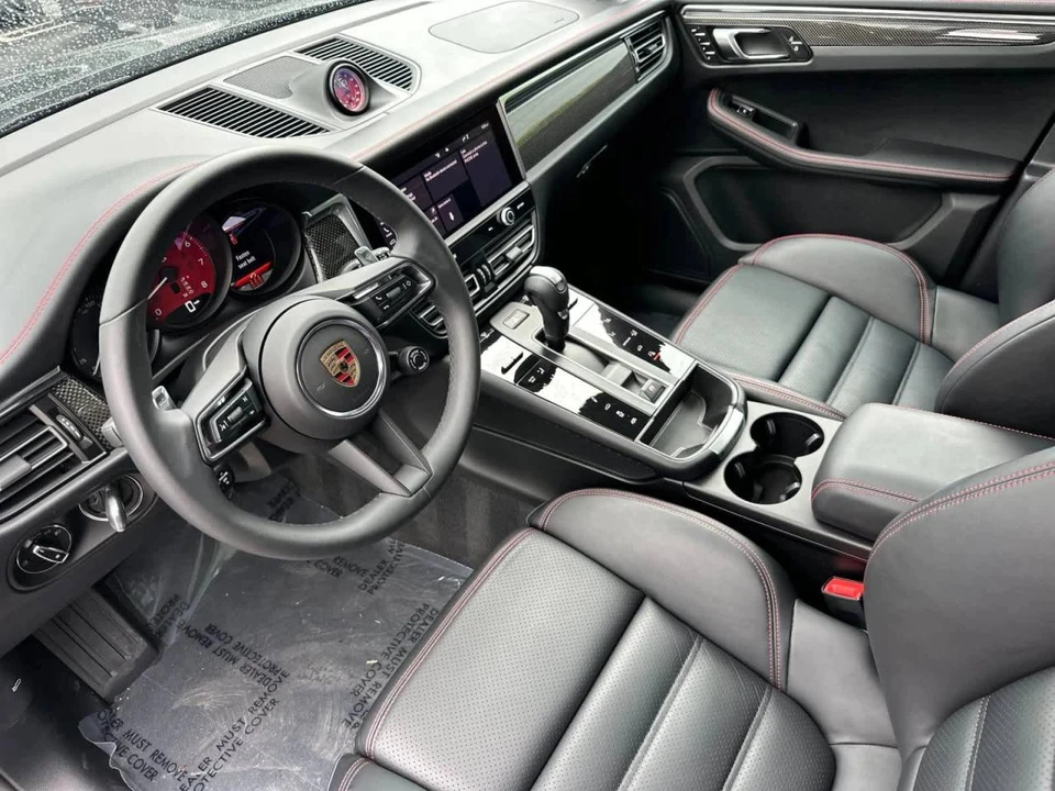 2025 Porsche Macan GTS - Image 4 of 4
