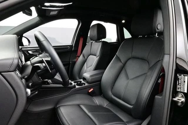 2025 Porsche Macan GTS - Image 5 of 5