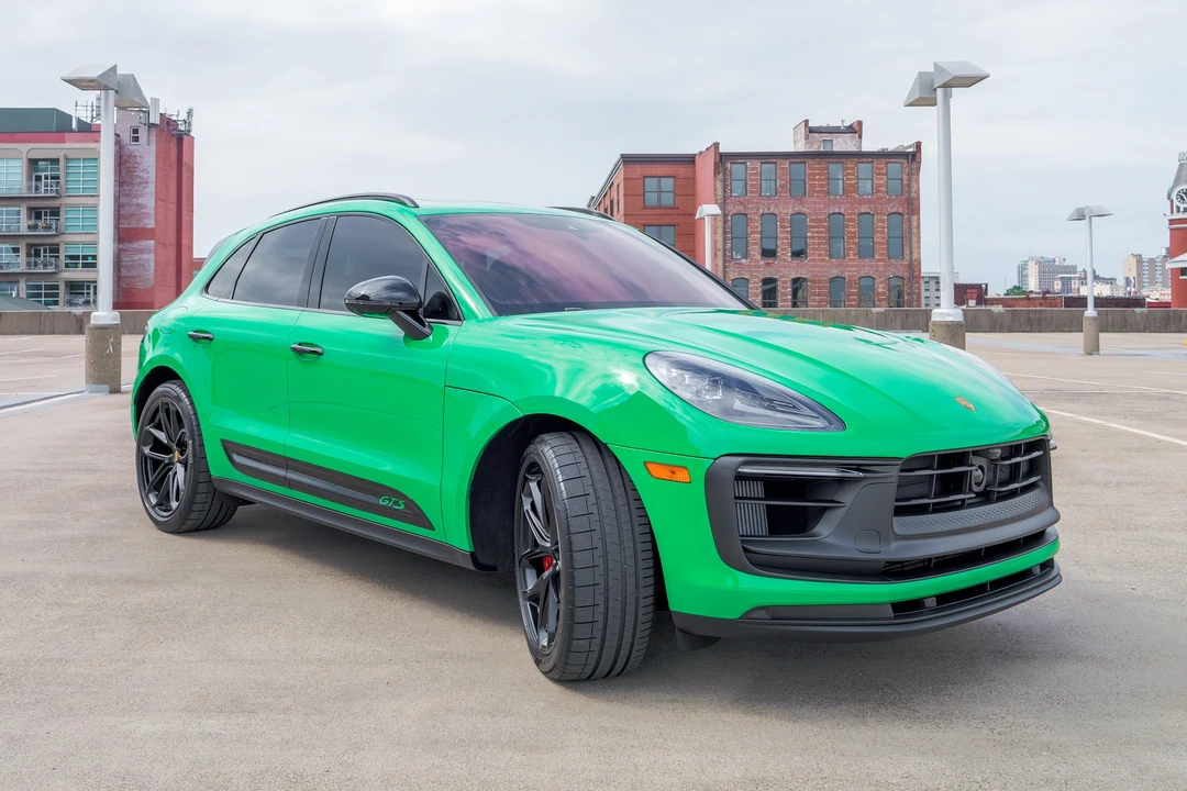 2025 Porsche Macan GTS - Image 11 of 31