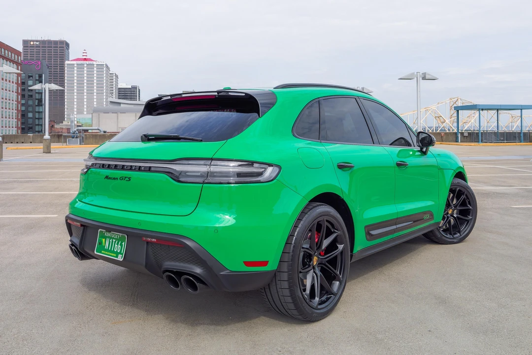 2025 Porsche Macan GTS - Image 10 of 31