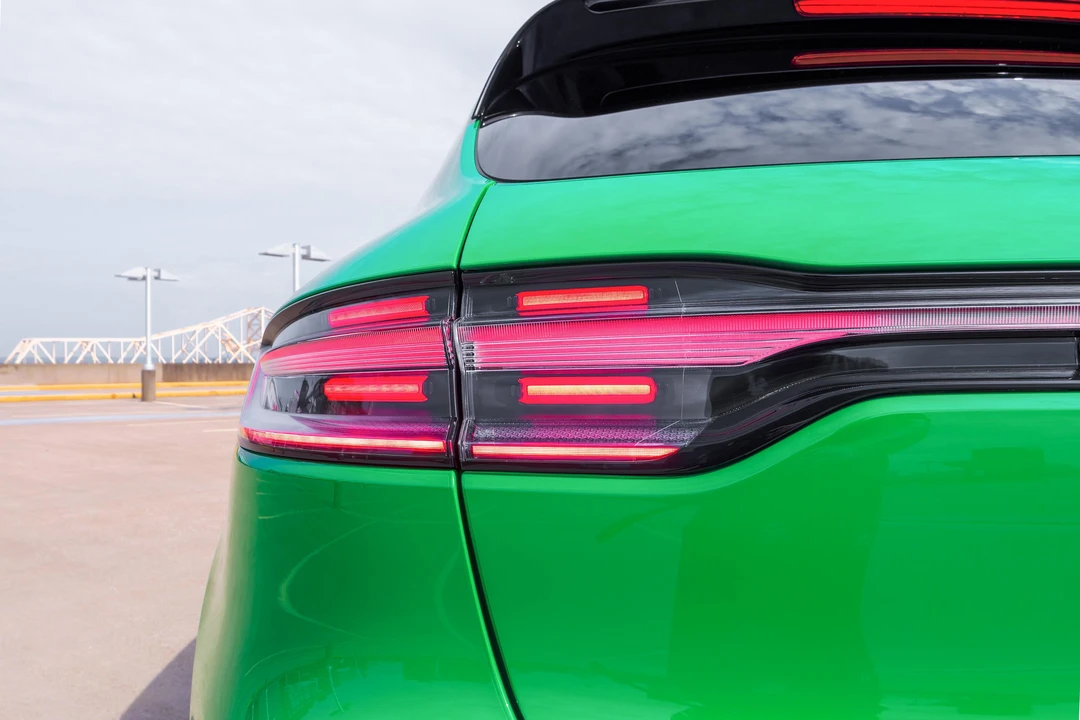 2025 Porsche Macan GTS - Image 25 of 31