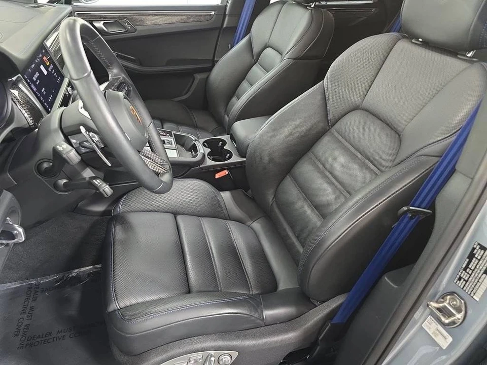 2025 Porsche Macan GTS - Image 5 of 5