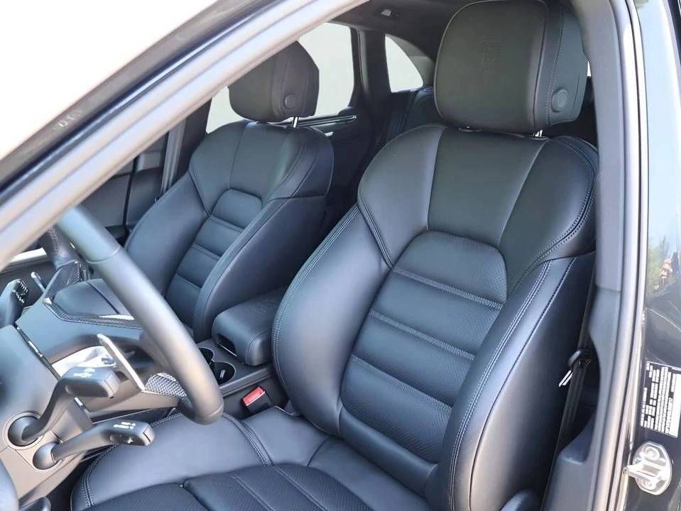 2025 Porsche Macan GTS - Image 5 of 5