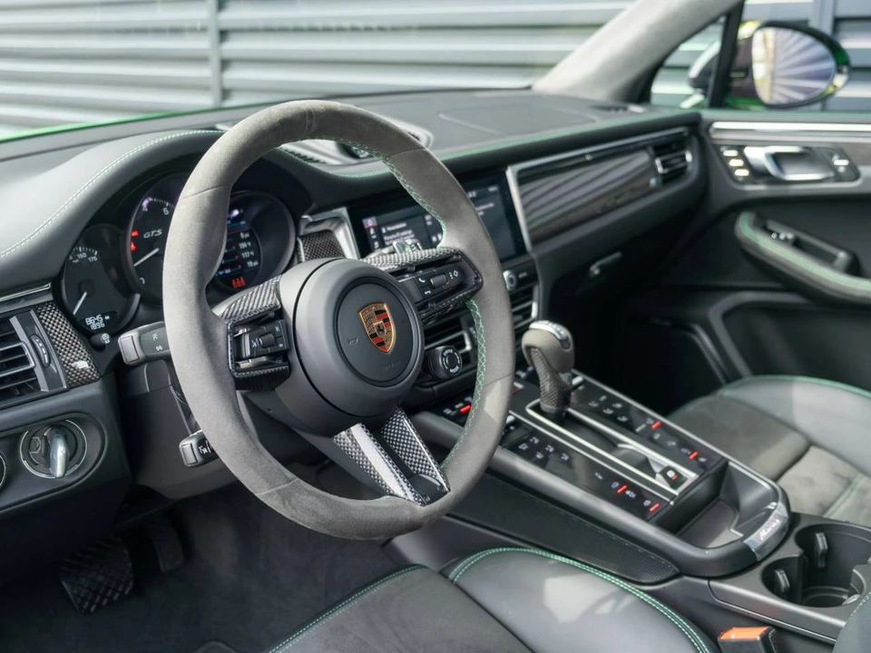 2025 Porsche Macan GTS - Image 4 of 5