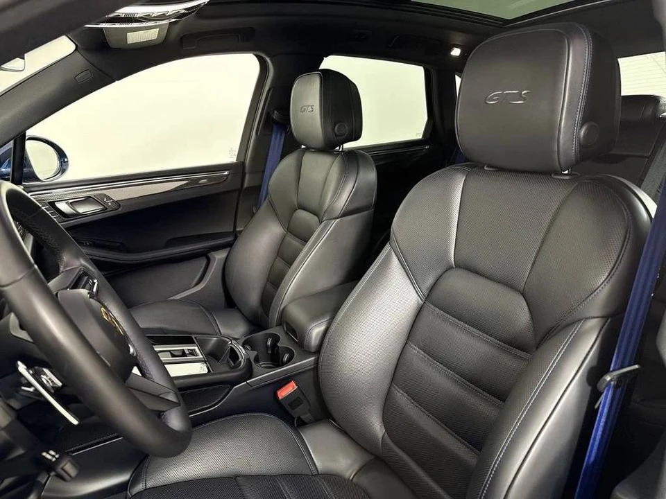 2025 Porsche Macan GTS - Image 5 of 5