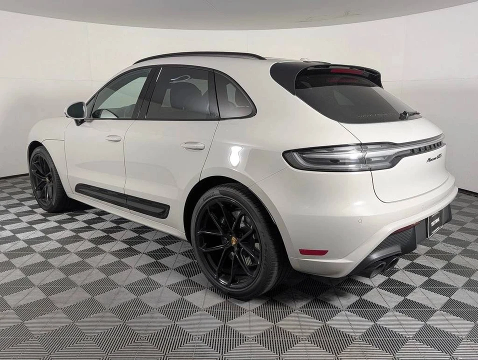 2025 Porsche Macan GTS - Image 3 of 5