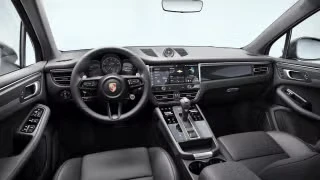 2025 Porsche Macan GTS - Image 25 of 31