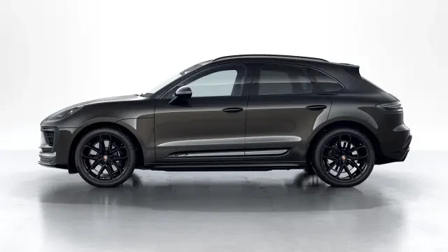 2025 Porsche Macan GTS - Image 14 of 31