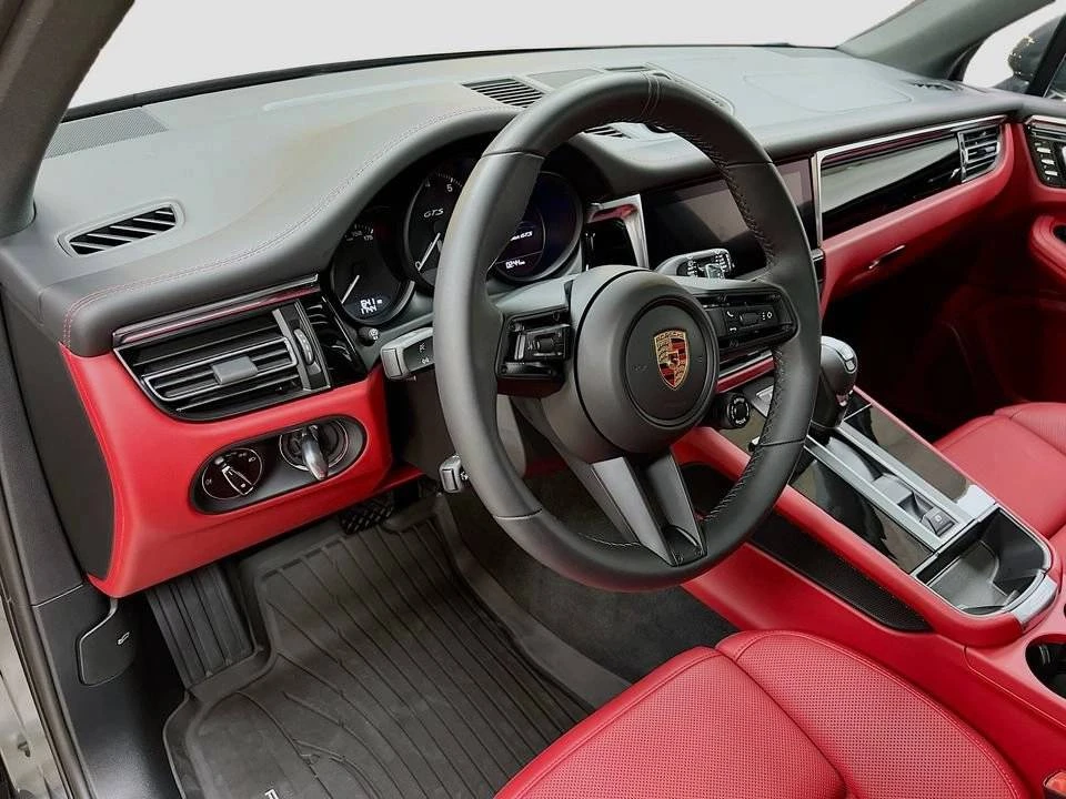 2025 Porsche Macan GTS - Image 4 of 5